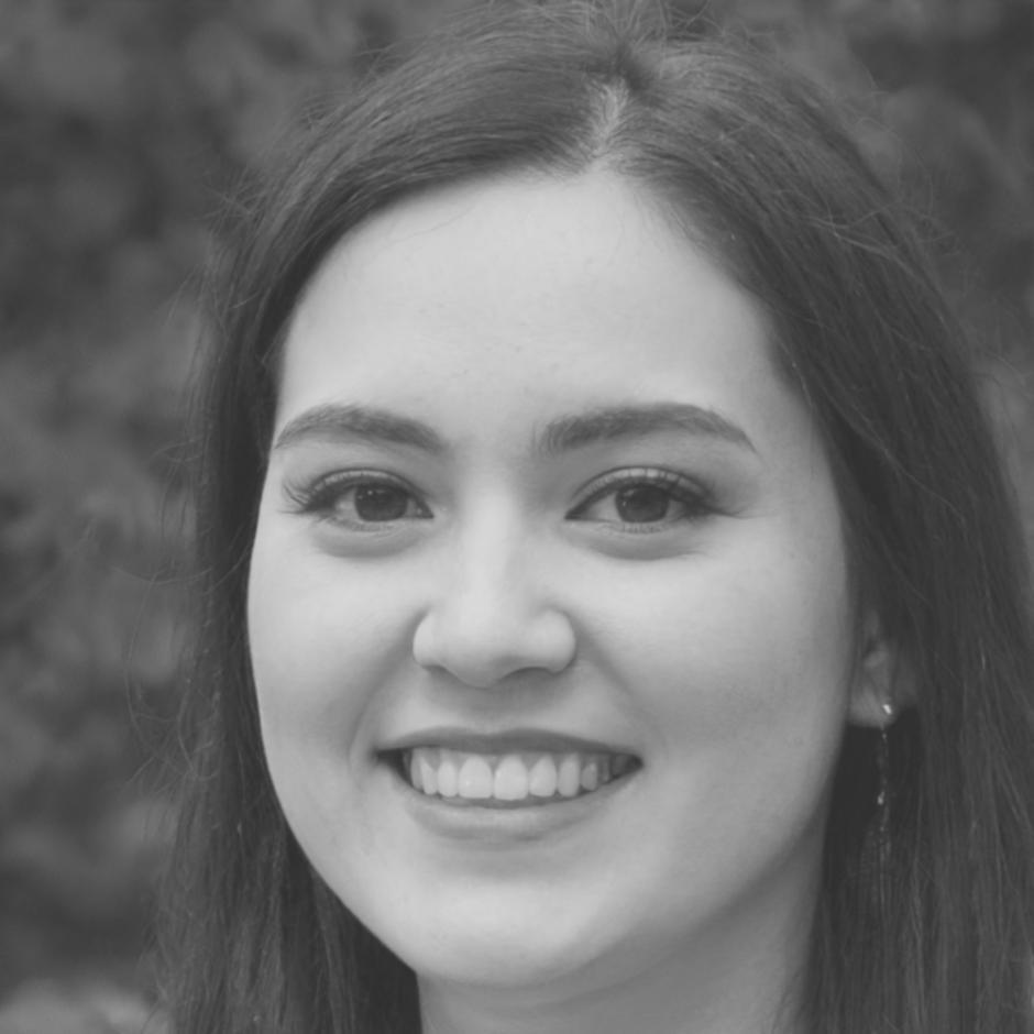 Zara Montgomery, Senior Financial Strategist